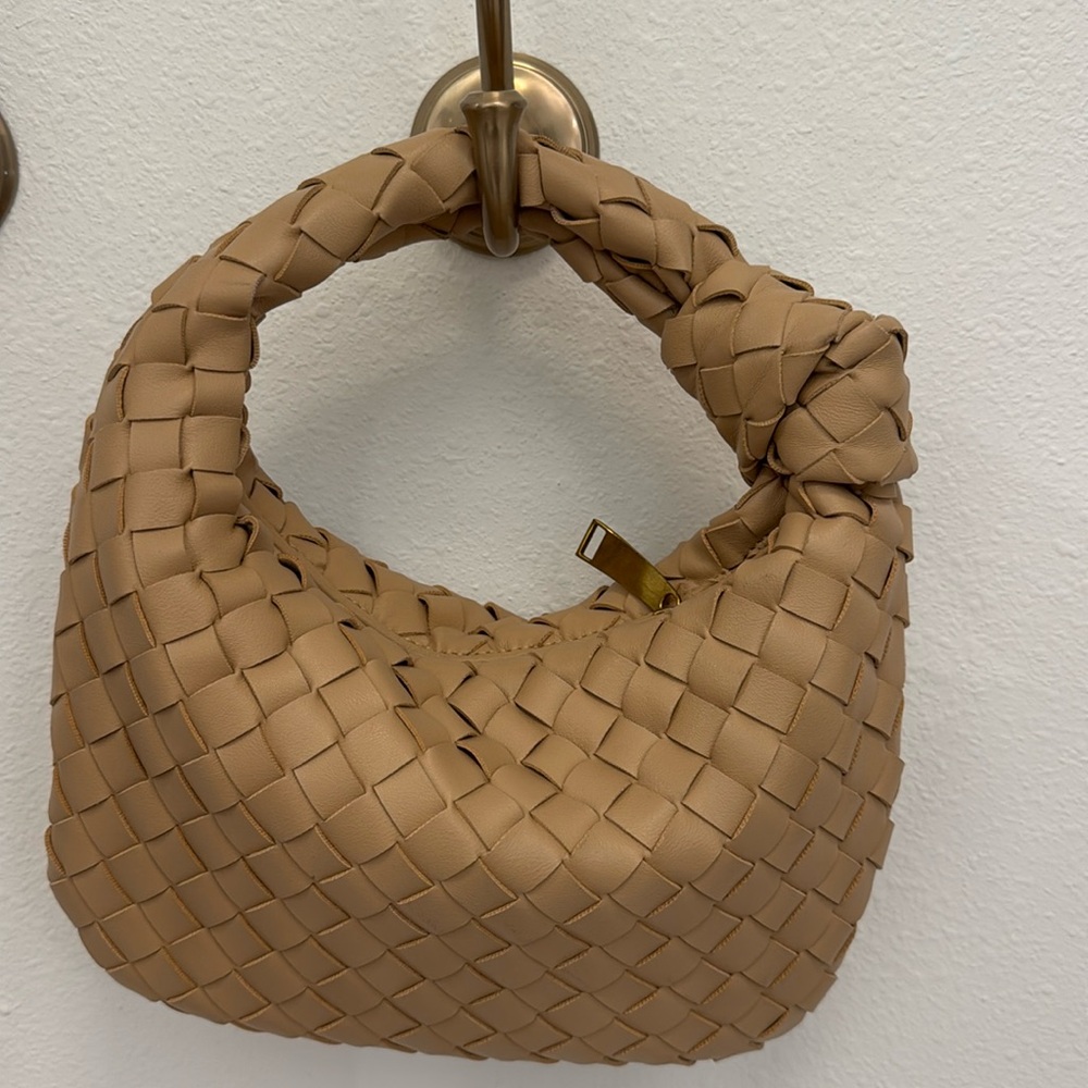 Weave purse